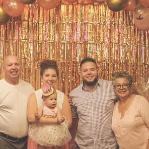 Meet your Posher, Husein nisveta